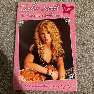 Taylor Swift "Country's Sweetheart" Biography - Pink Cover 2008